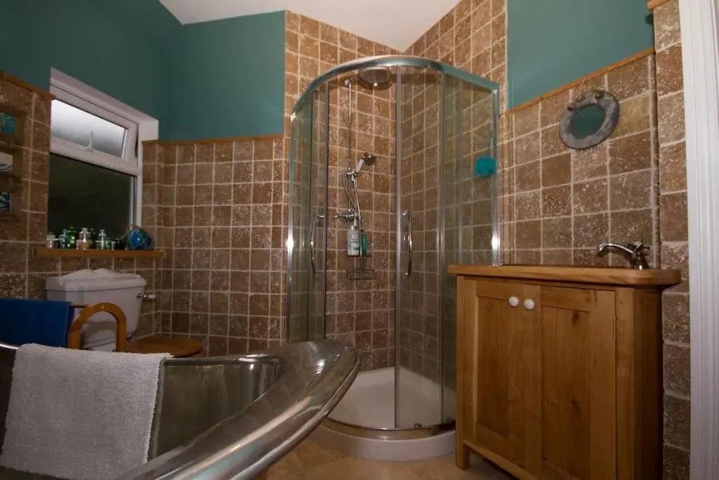 Spacious 4-bed House in Lynton