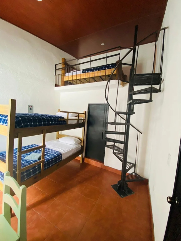 Hotel 17-52