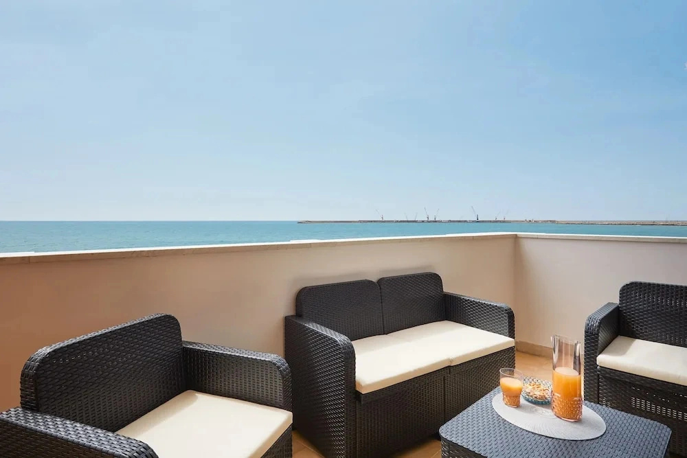 Orizzonte Casesicule, Fantastic Sea View with Balcony and Big Windows, Wi-Fi