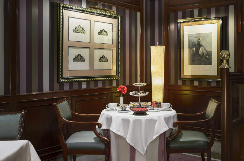 Отель Sercotel Gran Hotel Conde Duque