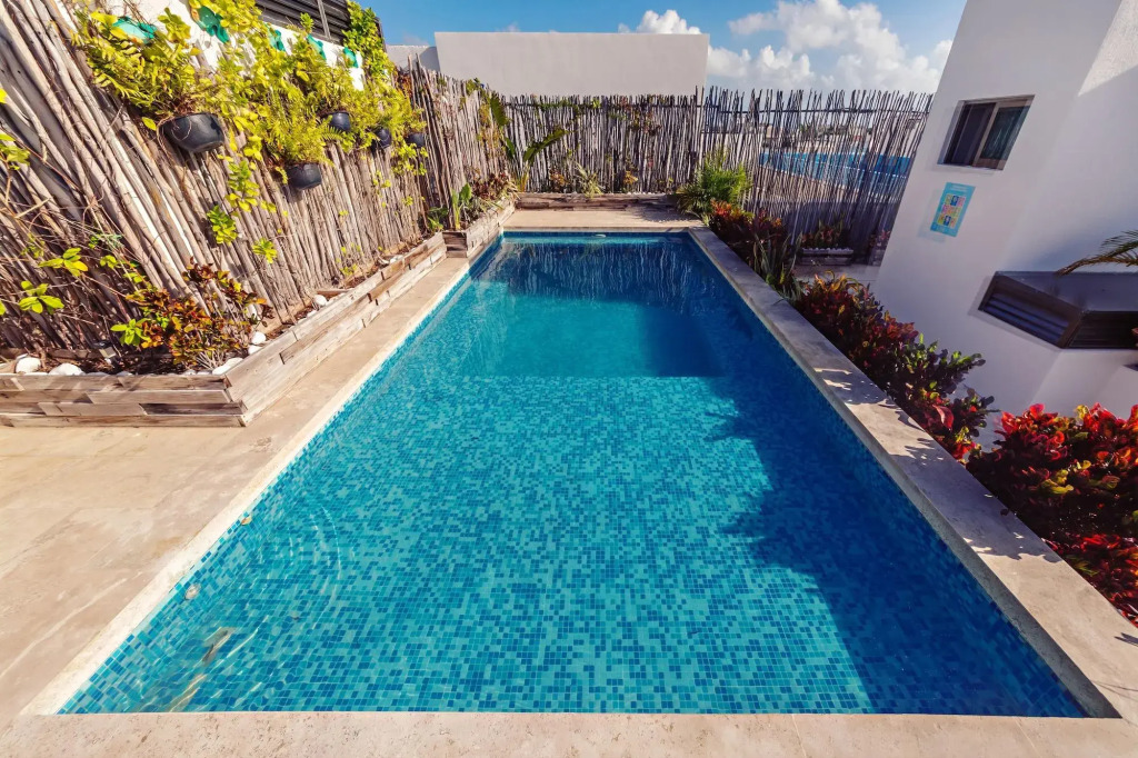 Mararena Family Apartments & Long Stay Living - Steps from 5th Avenue