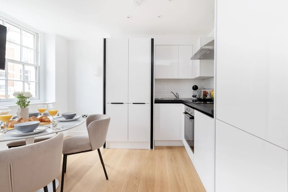 Chic 1BR by Goodge Street Station