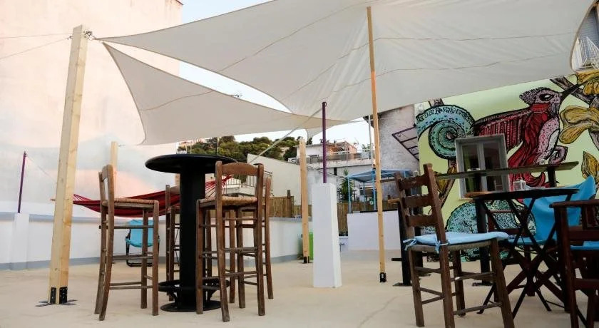 Chameleon Youth Hostel - Hostel