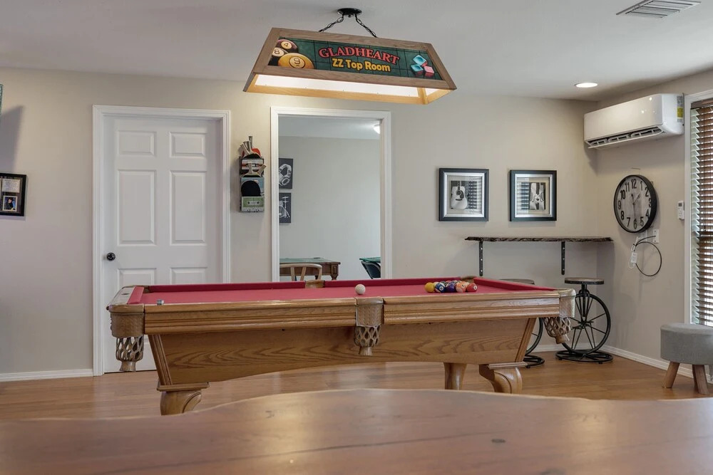 Charming Luxury RV With Total Privacy and Hot Tub!