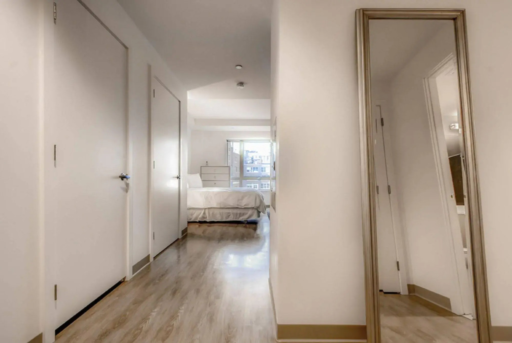 Global Luxury Suites at The Theatre District