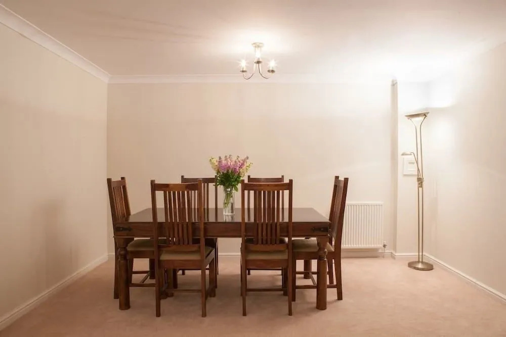 Apartment Next to Victoria Station