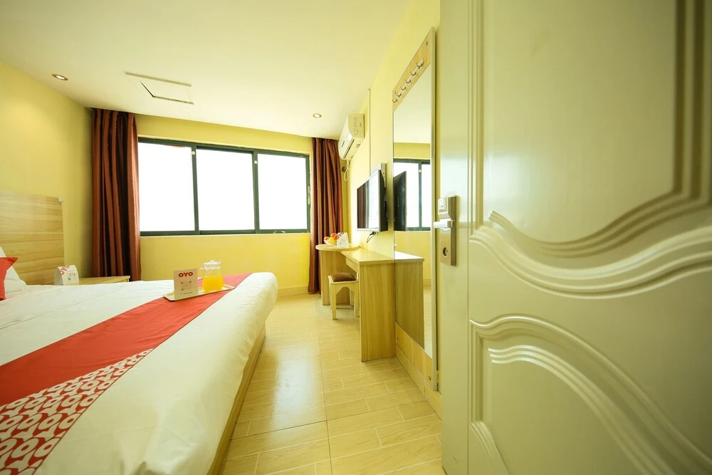 OYO 8012 Hua Yue Hotel