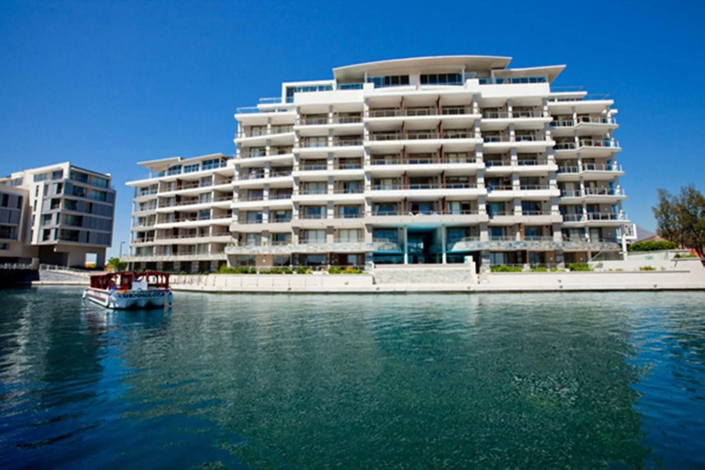 501 Canal Quays