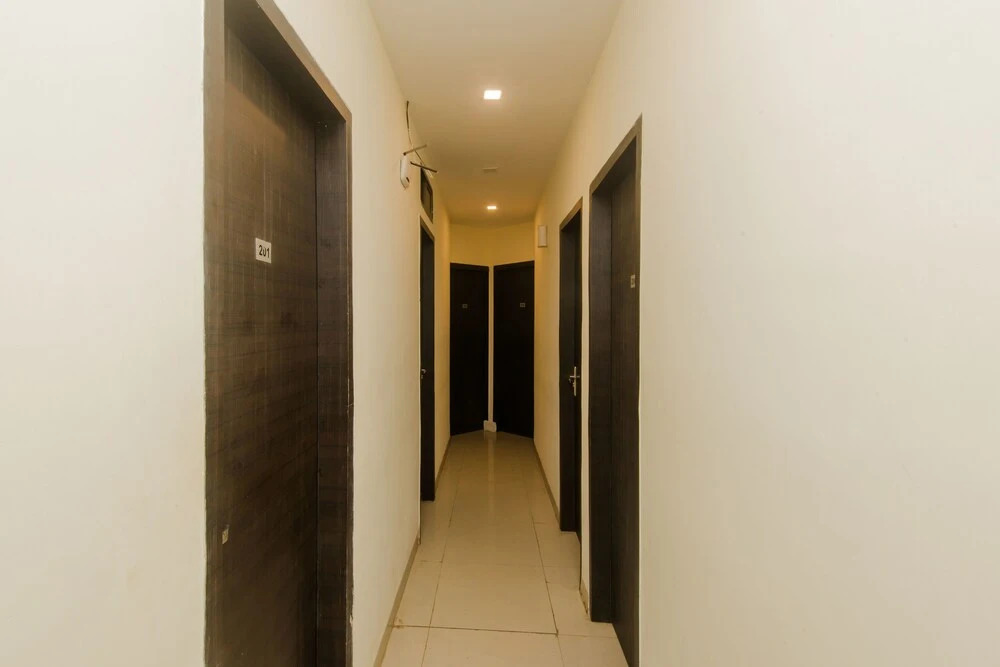 OYO 10103 Hotel Aviva