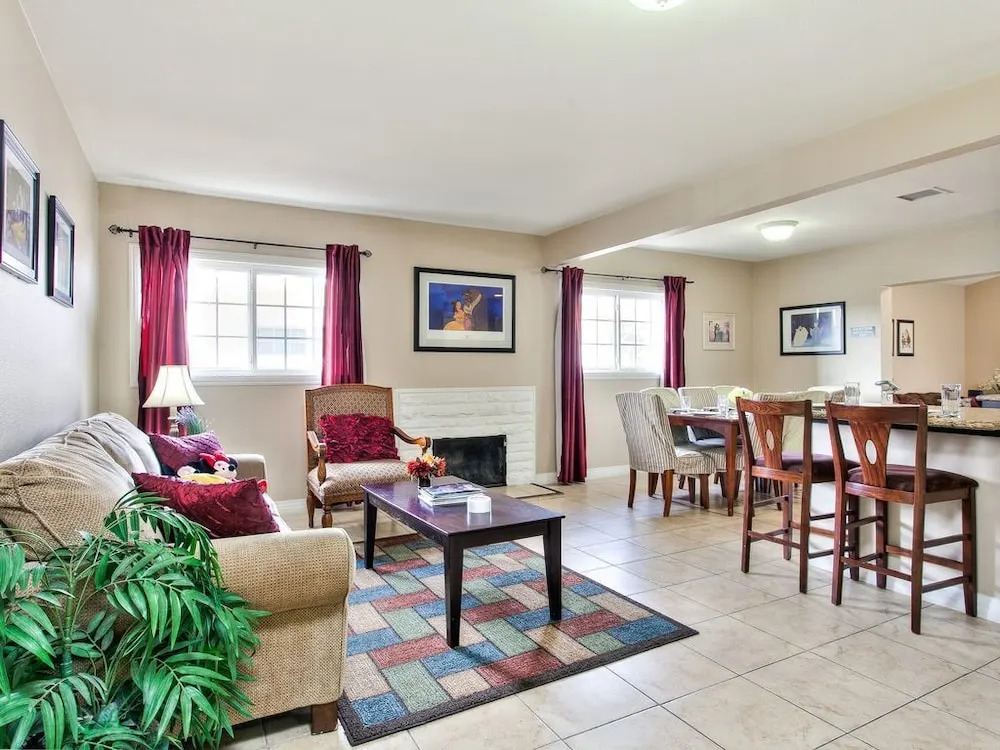 Atlantis - 4 Br Home