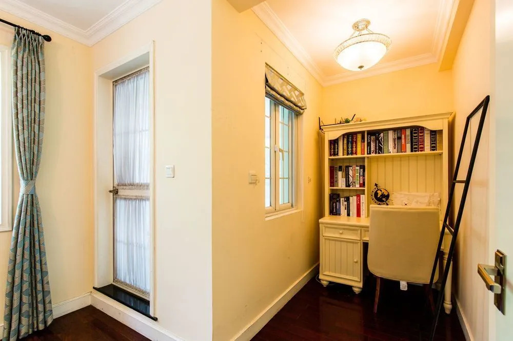 Cambridge Villa with 5 BRs