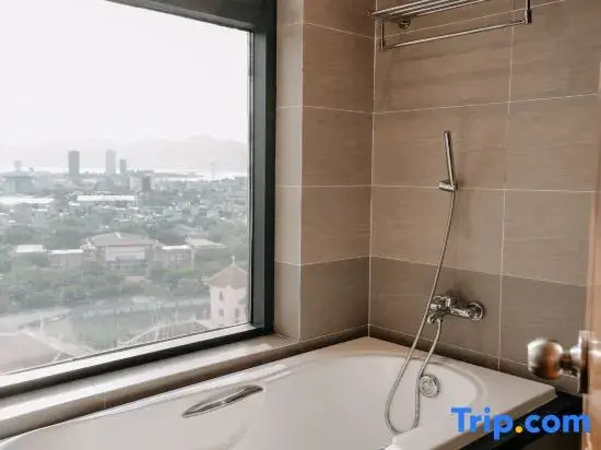 Beachfront Luxury 2 Bedroom Apartment by Villuxy