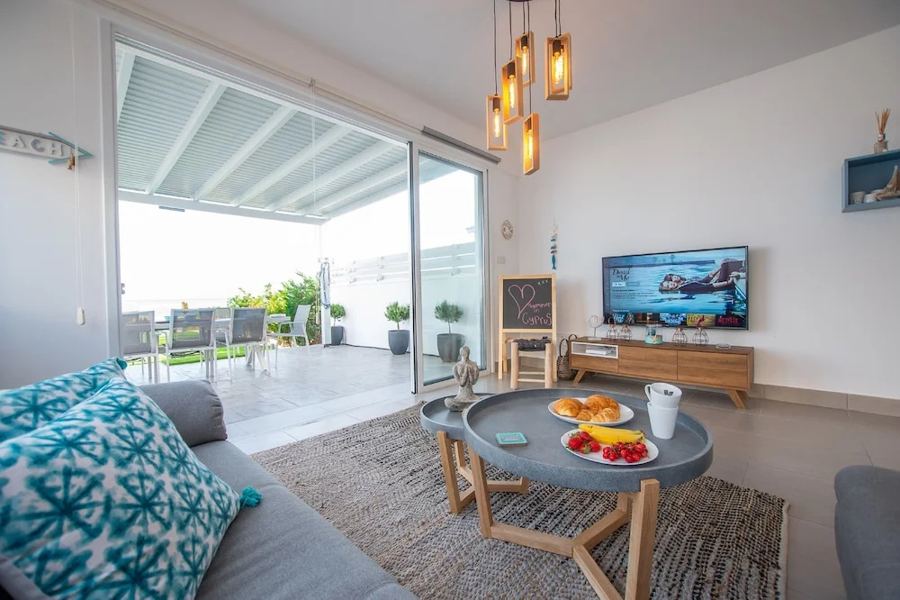 Ayia Thekla Seafront Villa Dagi