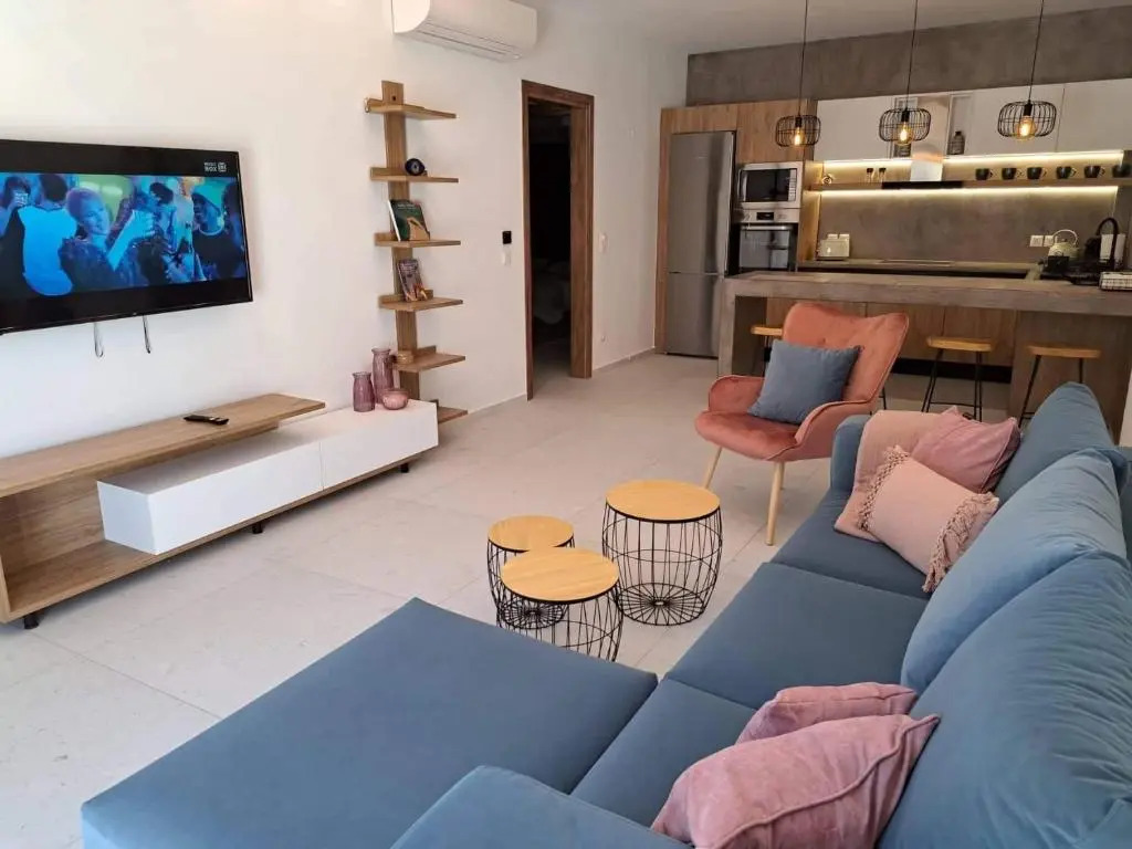 Courtyard Luxury Suites Marianthi