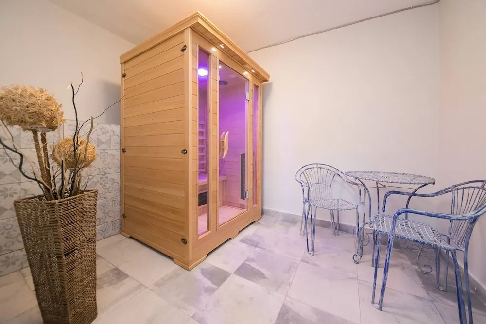 Villa Eleganza With Pool For 9 Guests , Zadar