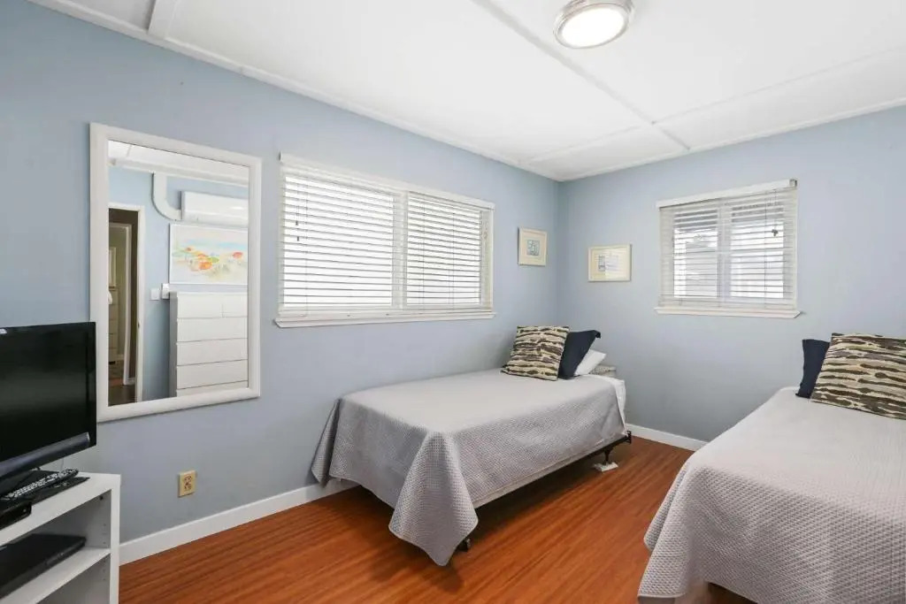 128 Agate, B