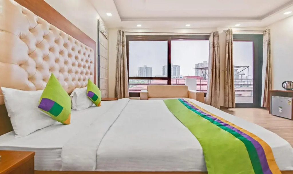 Hotel Leaf 9 Boutique, Near Golf Course Road and Galleria Market