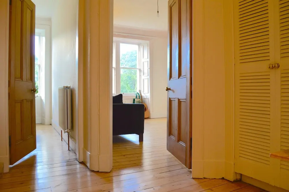 2 Bedroom Flat With Views of Holyrood