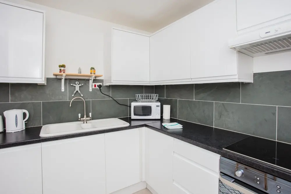2 Bedroom Flat In Stepney Green