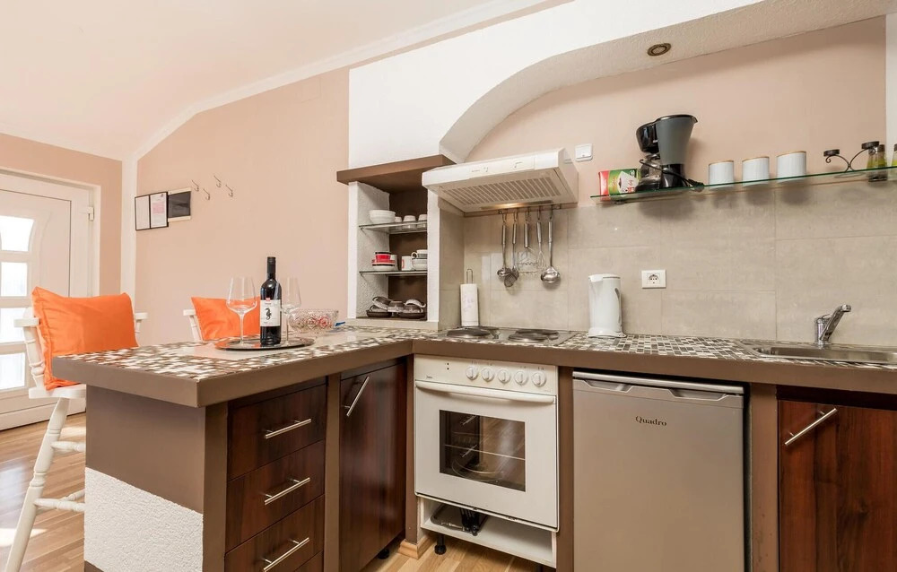 Beautiful Apartment in Lovran With Wifi and 1 Bedrooms