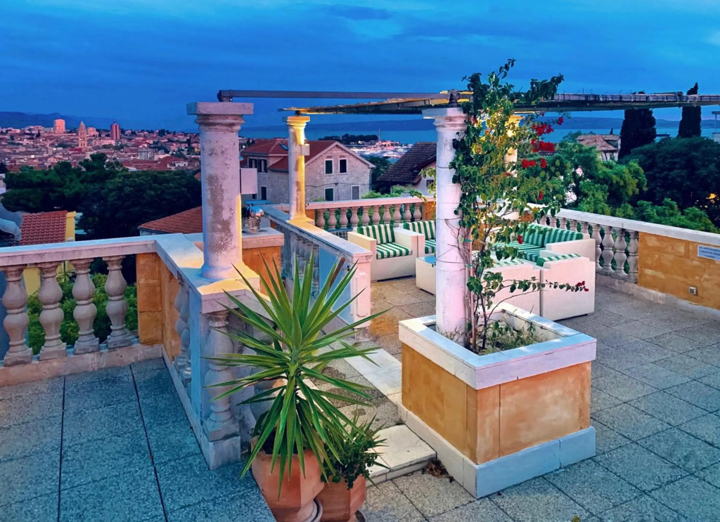 VILLA MARJAN - 3 bdr, 3 bath, parking