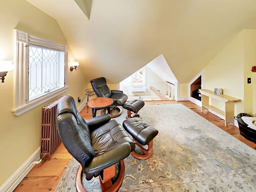 8 Roberts Avenue Home 2 Bedrooms 2 Bathrooms Home