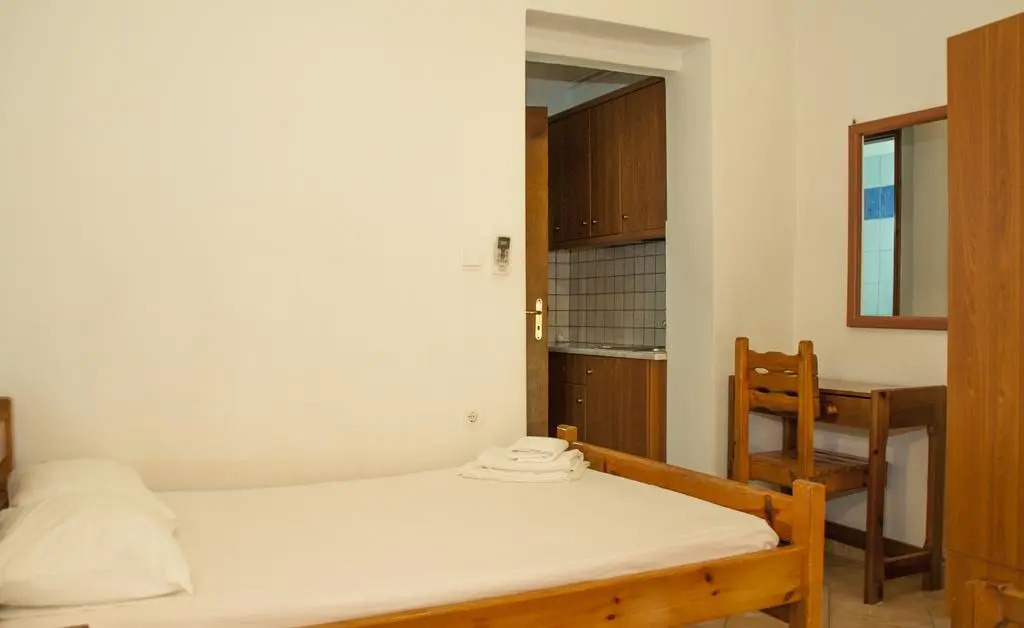 Stavrodromi Hotel