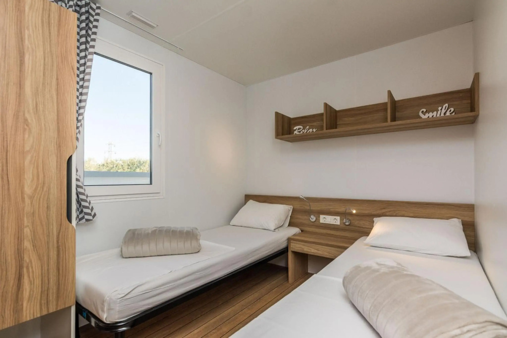 Mobile House F&L