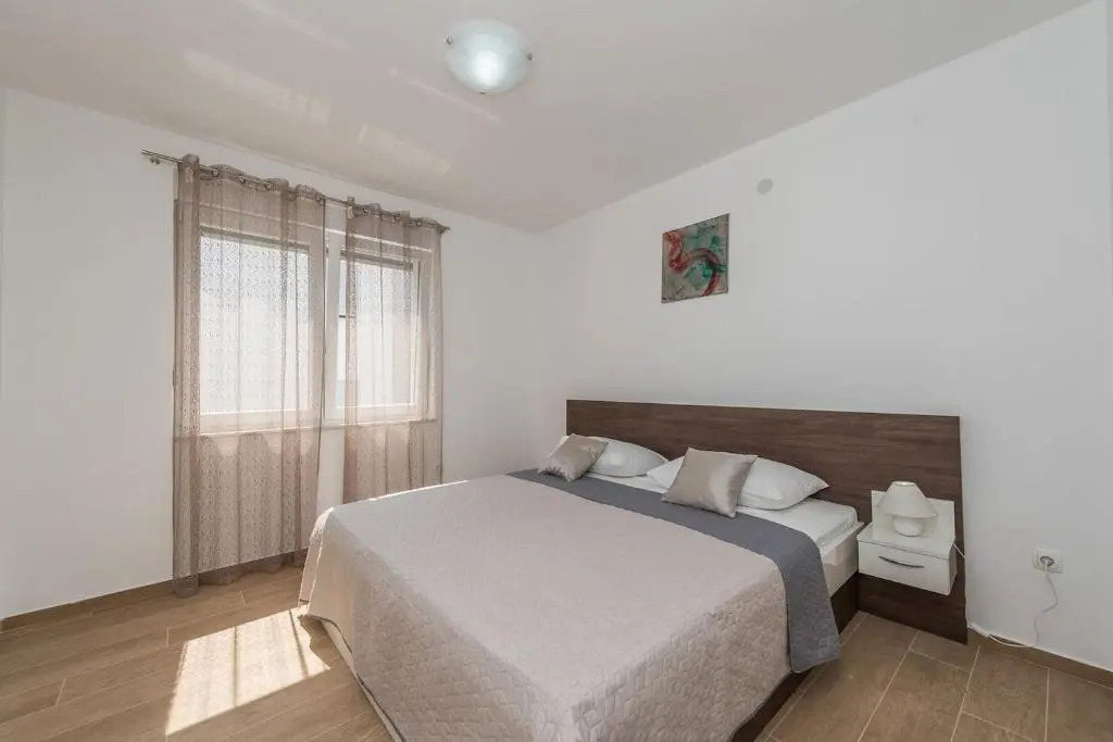 Villa Star 6 a centrally located ap. with a pool