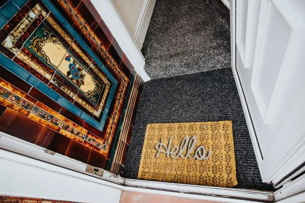 JETSON HOUSE - LUXURY 4-BED WITH KING SIZE BEDROOM Near Etihad