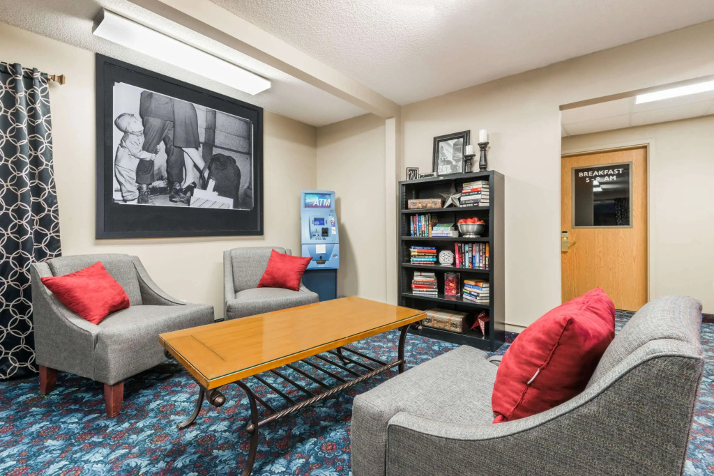 Super 8 by Wyndham Beloit KS