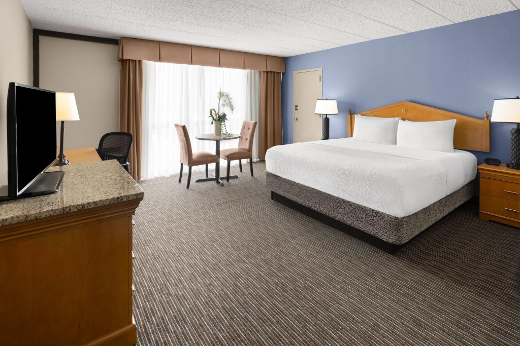 Days Hotel by Wyndham Toms River Jersey Shore