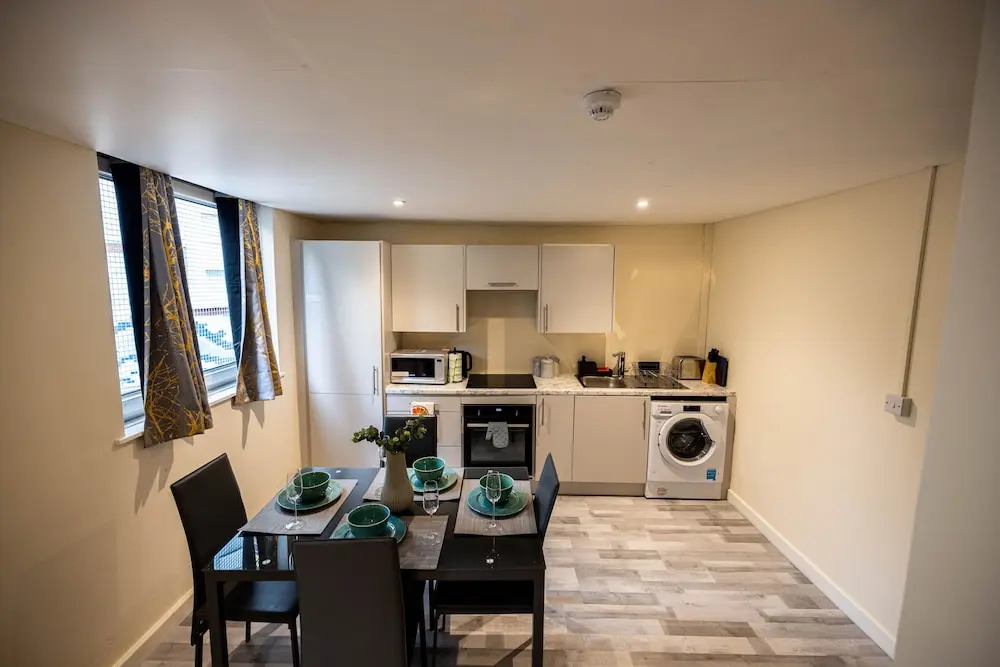3 Bedrooms-8guests-babycot-15mintopepys-freeparkg