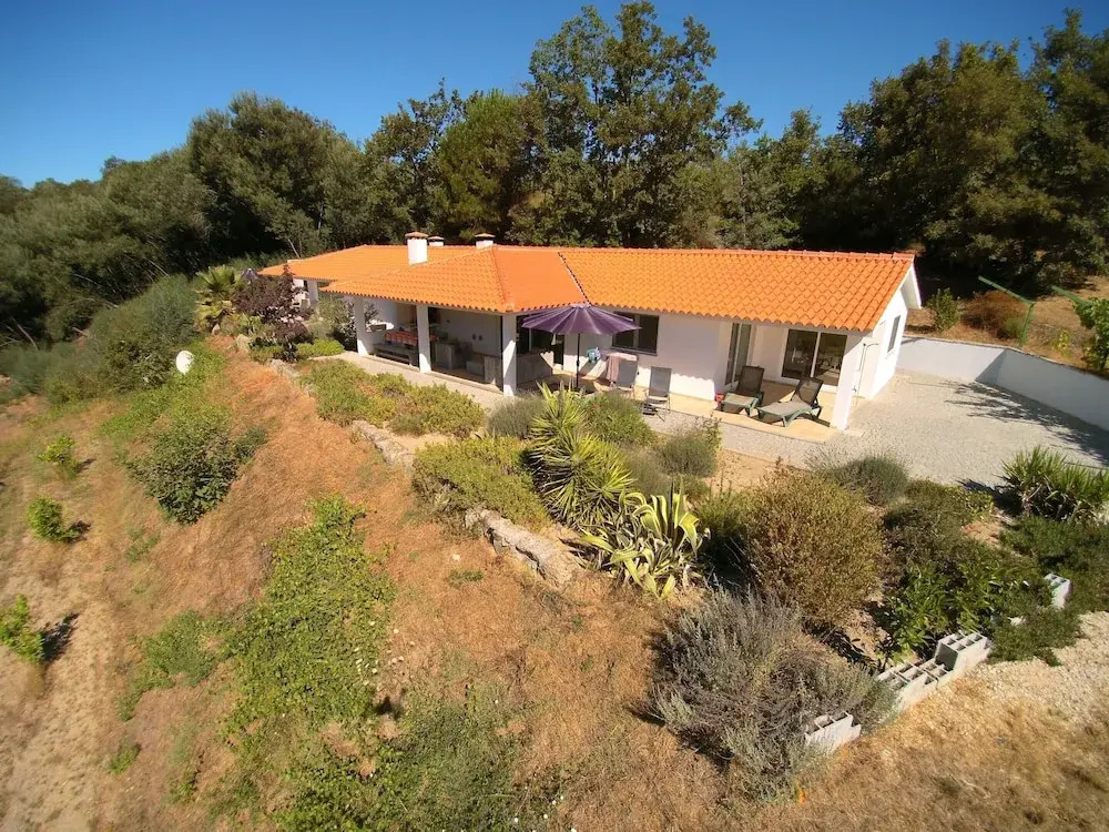 Spacious holiday home on estate near Covas