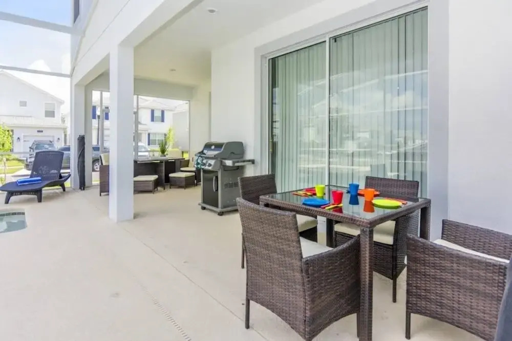 6 Bed 5 Bath Pool, Spa & Game Room 6 Bedroom Villa by Redawning