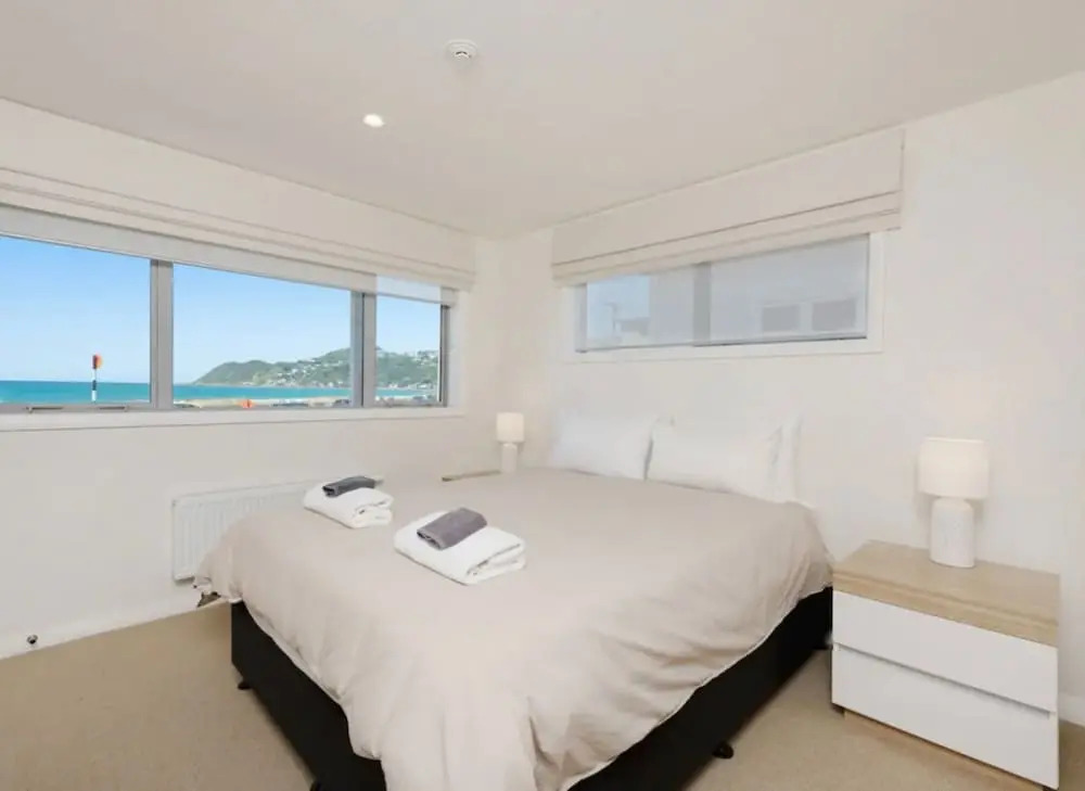 Lyall Bay Parade Apartment