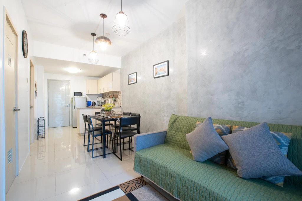 EDSA QC SM North 2BR Vacation Condo | Balikbayan