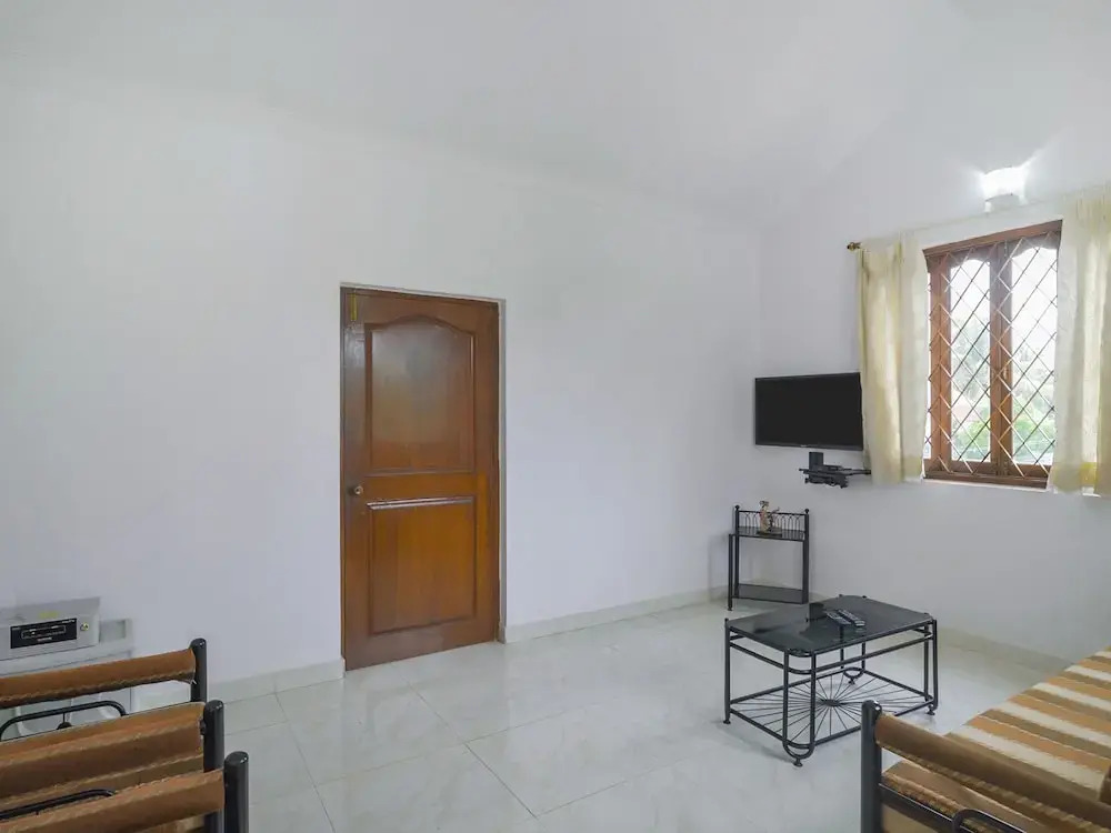 OYO 18754 Home Pool View 1BHK Varca