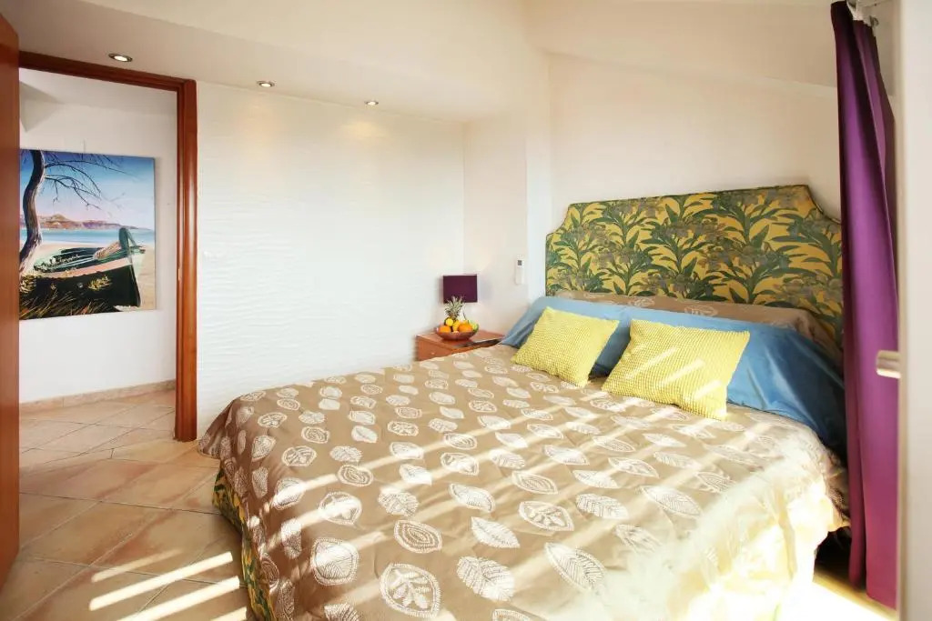 Taormina center 4 BR penthouse, terrace with views