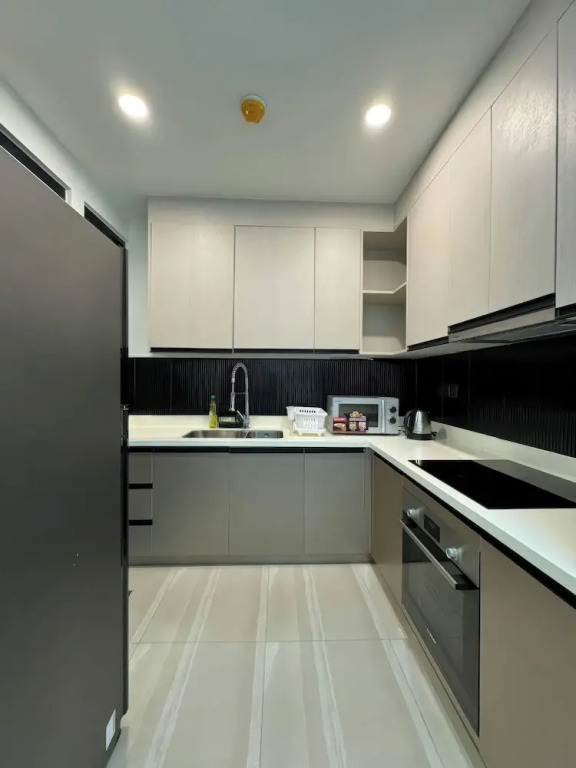 Homies Dedge Thao Dien Luxury Apartment