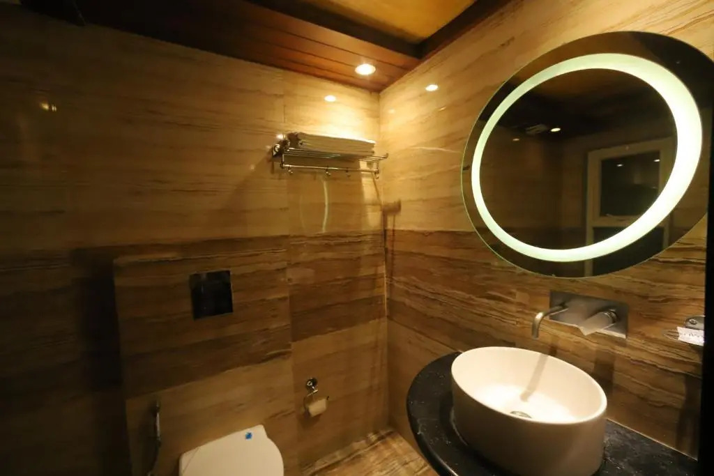 Hotel Hari Piorko Grand - 2 Min from New Delhi Railway Station