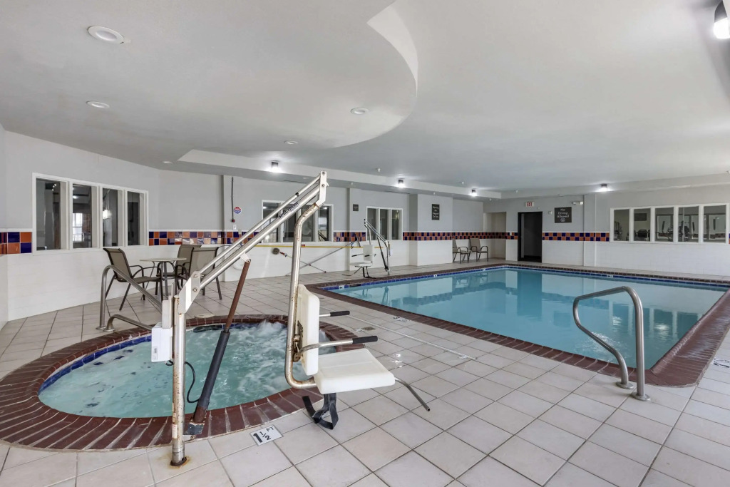 Quality Inn & Suites I-35 E-Walnut Hill
