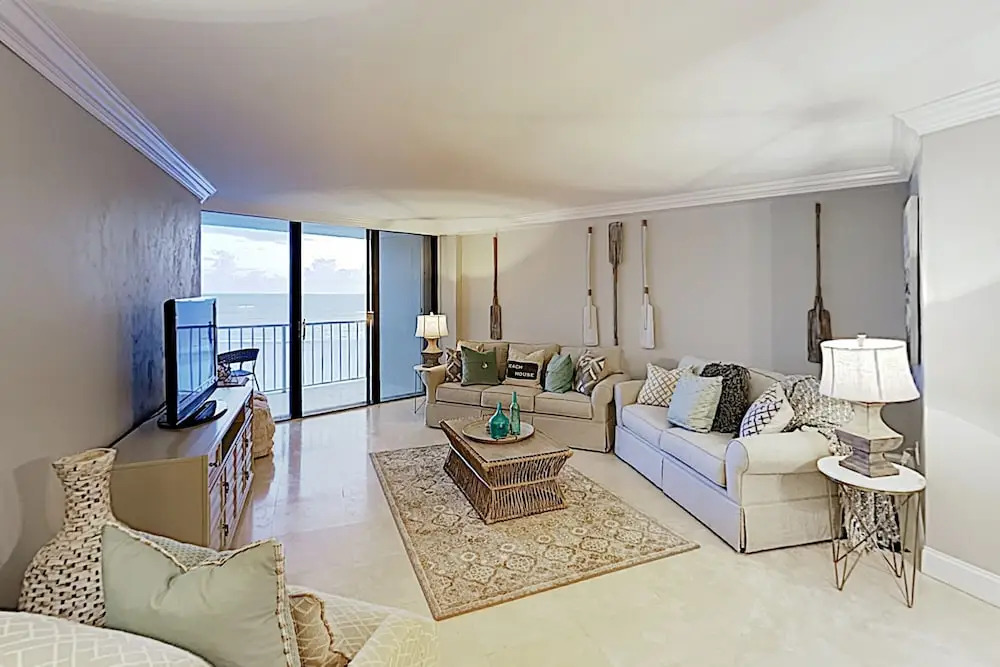 Chic High-rise W/ Gulf Views, Pool & Hot Tub 2 Bedroom Condo