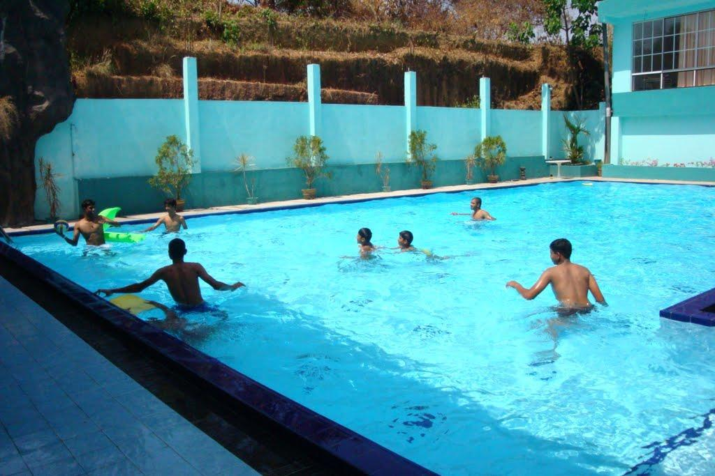 Aubrona Hotel