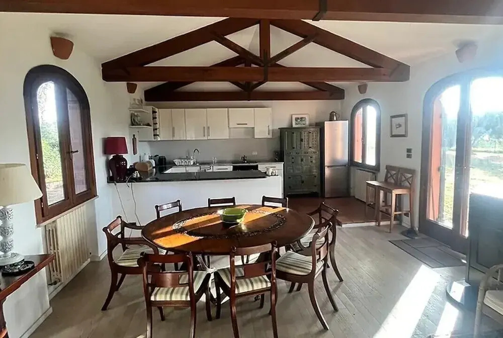 Tuscan Villa 5mins From Beach, Sleeps 8, ev Point