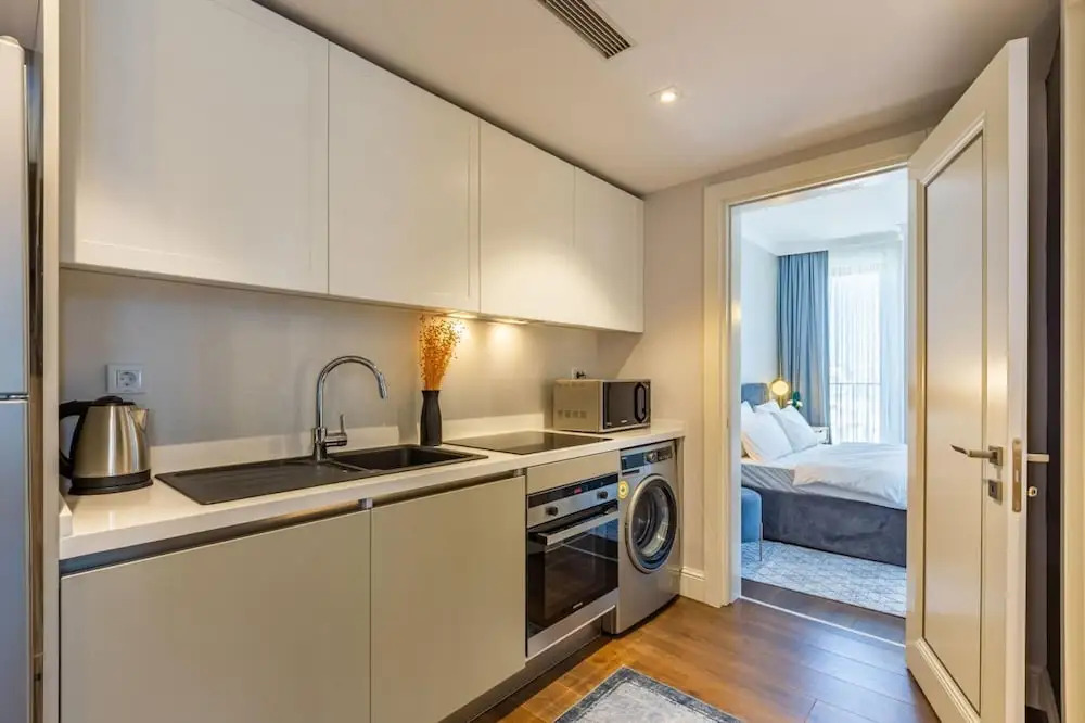 Stylish Flat Near Trendy Attractions in Beyoglu