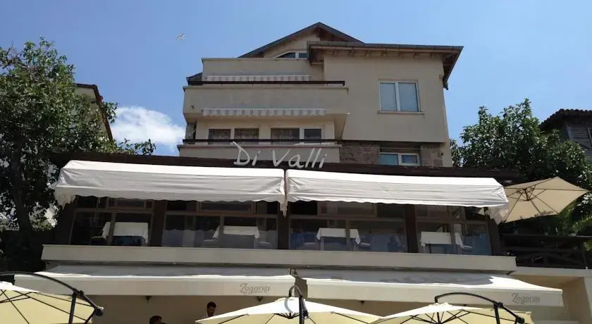 Vesela Guest House