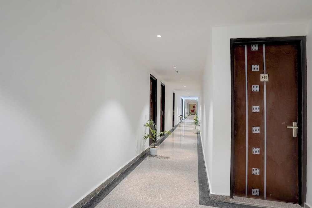 FabHotel Cozy Stay