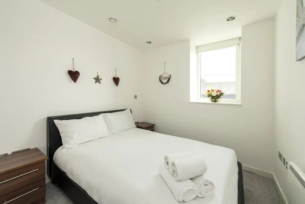 Lovely Home in Media City right by the Quays