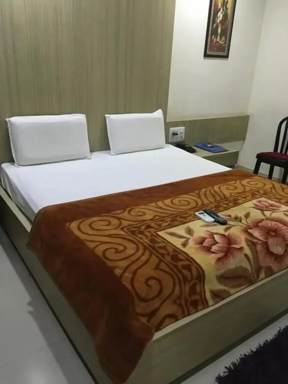 JK Rooms 101 Hotel Asian Inn